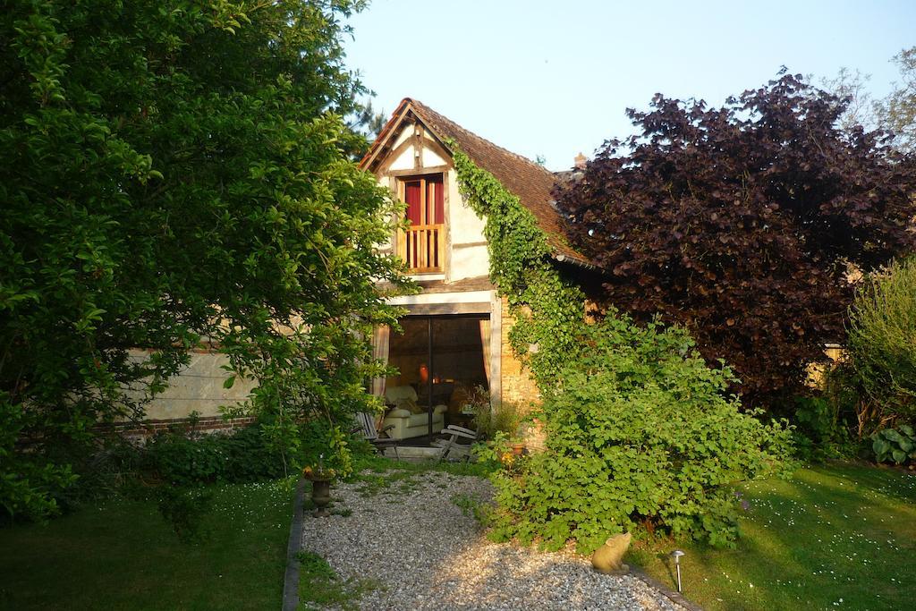 Au Fond du Jardin Maison d'hôtes Saint-Saëns Extérieur photo