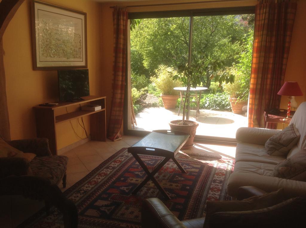 Au Fond du Jardin Maison d'hôtes Saint-Saëns Extérieur photo